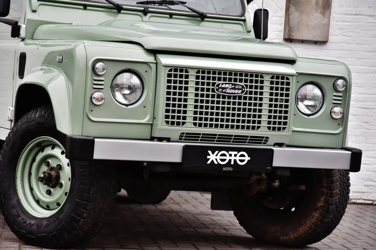 Land Rover Defender - 10