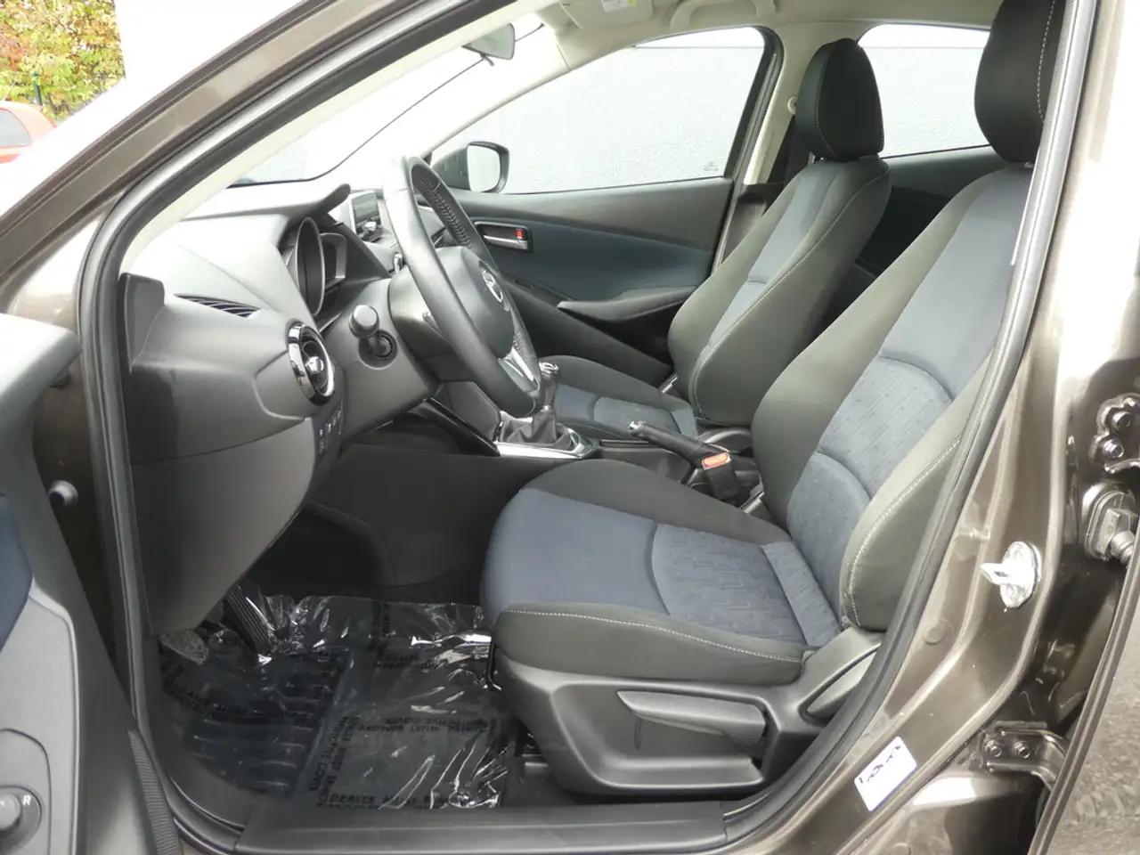 Mazda 2 - 12