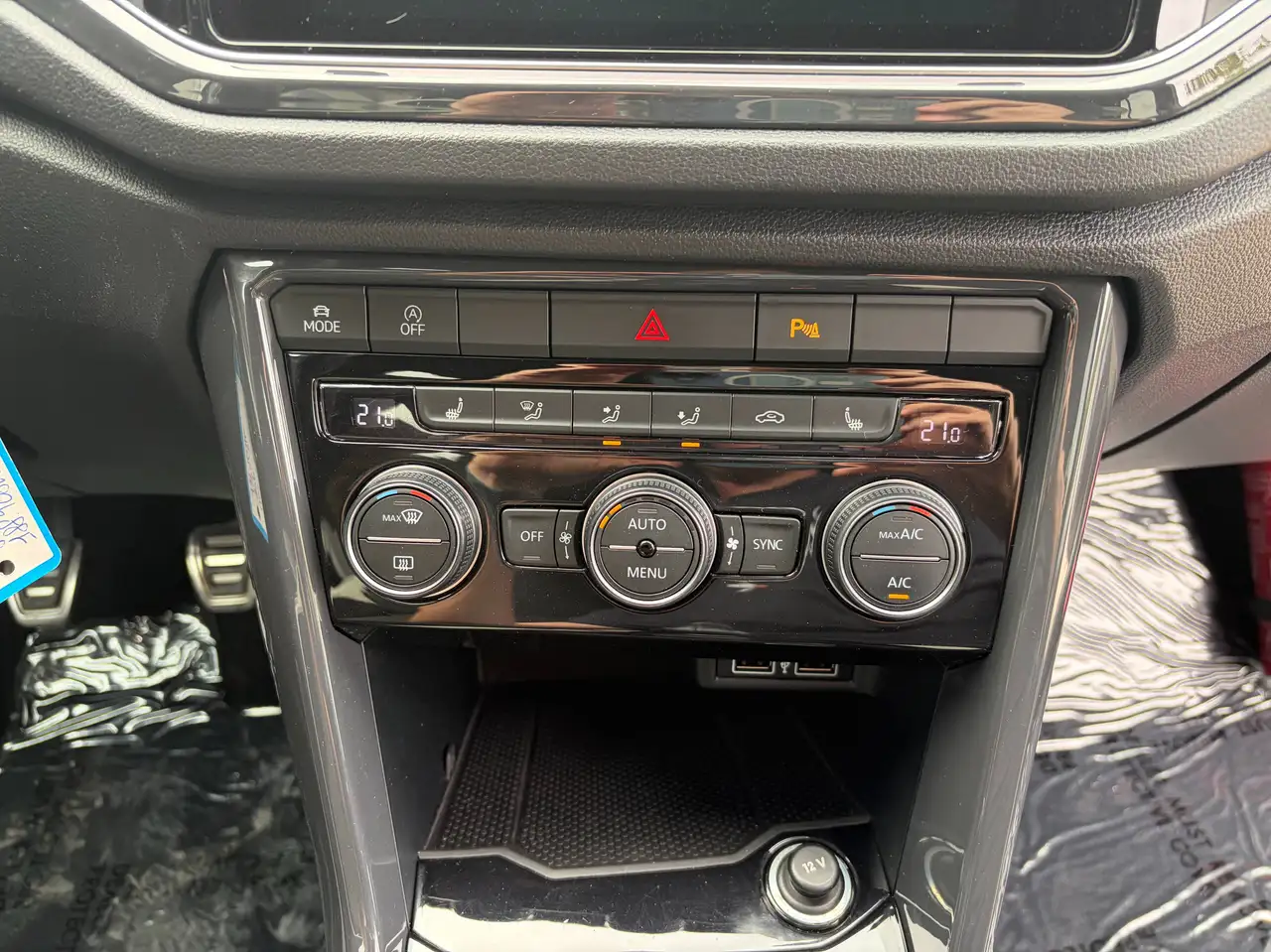 Volkswagen T-Roc - 12