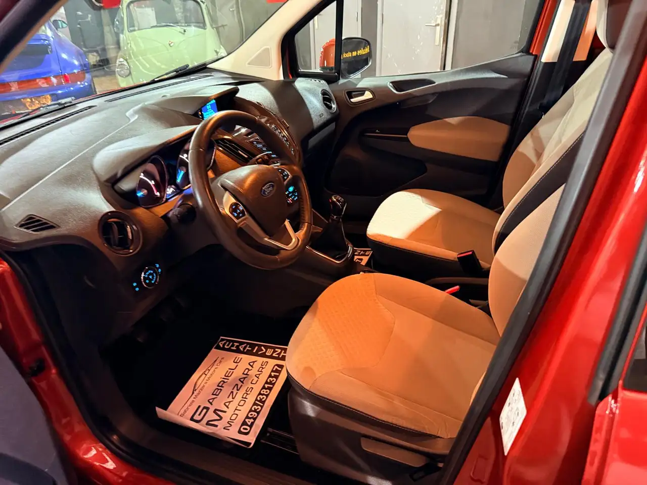 Ford Tourneo Courier - 10