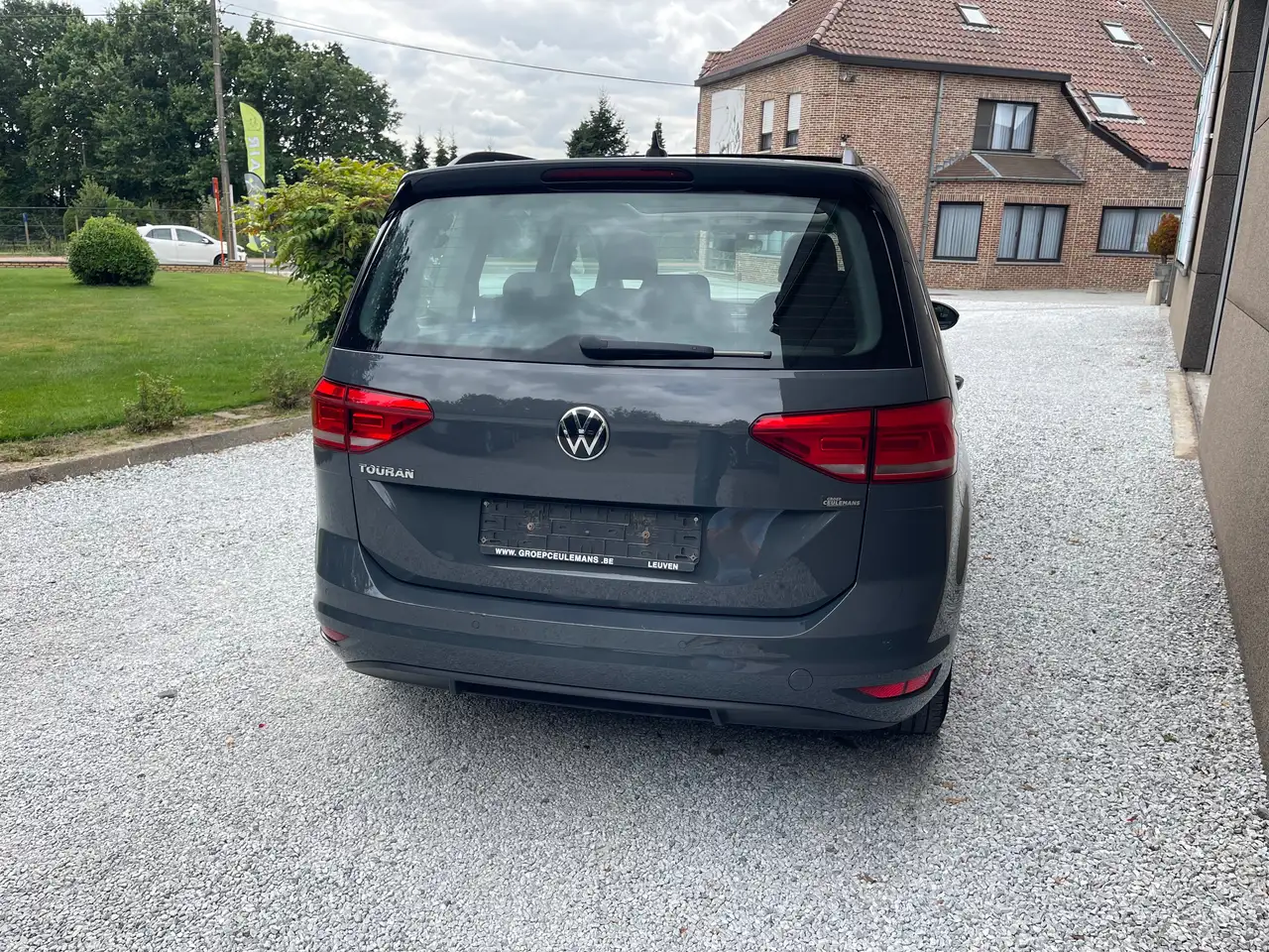 Volkswagen Touran - 4