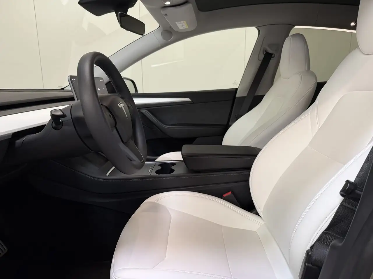 Tesla Model Y - 9