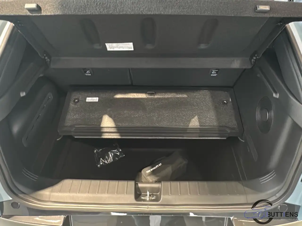 Hyundai IONIQ 3 - 10