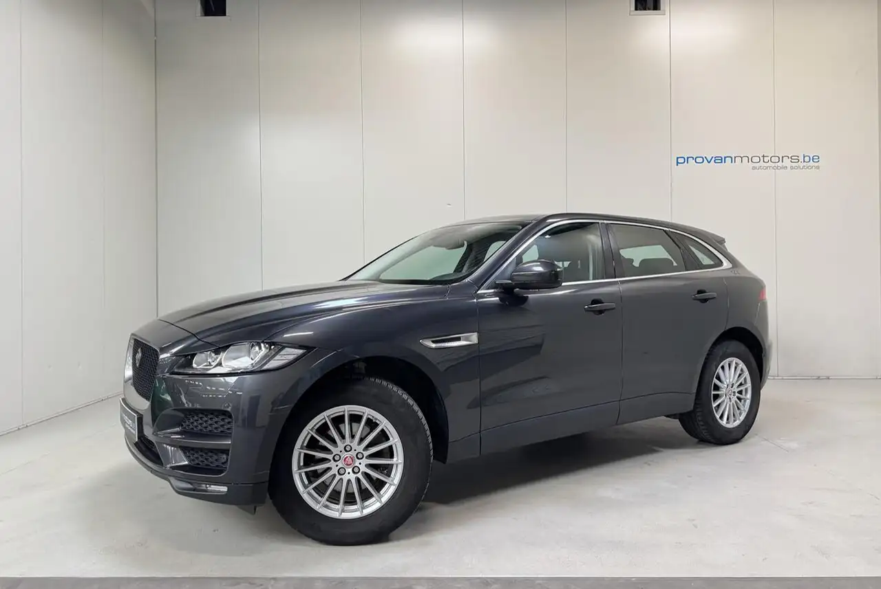 Jaguar F-Pace - 4
