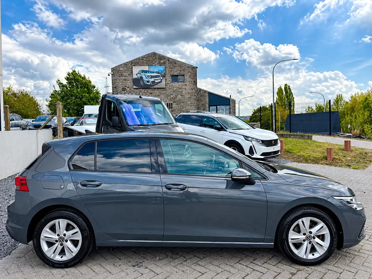 Volkswagen Golf - 2