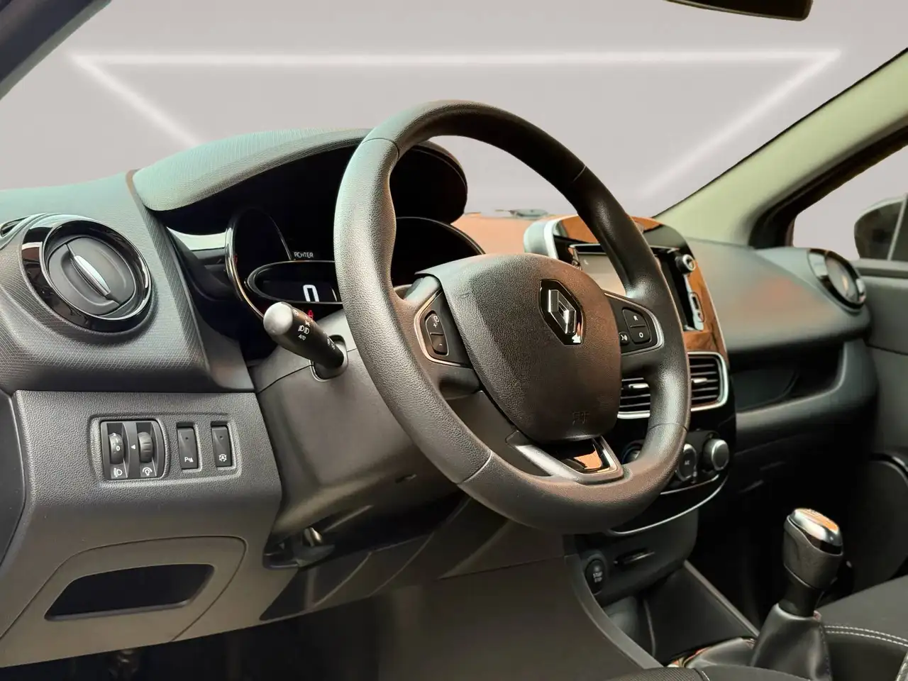 Renault Clio - 9