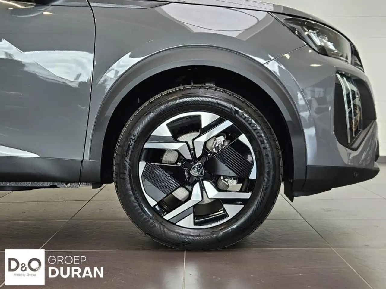 Peugeot 2008 - 8