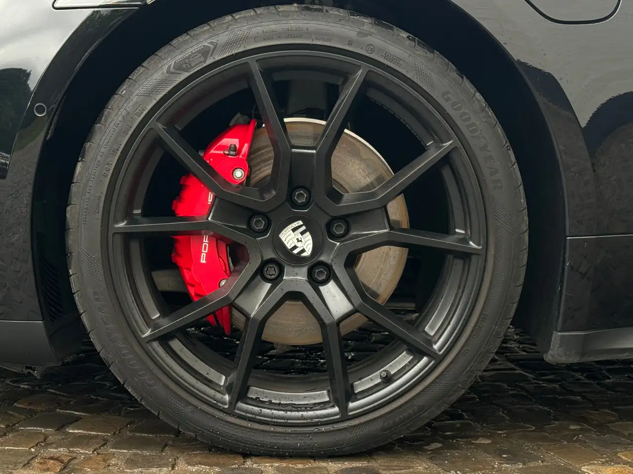 Porsche Taycan - 8