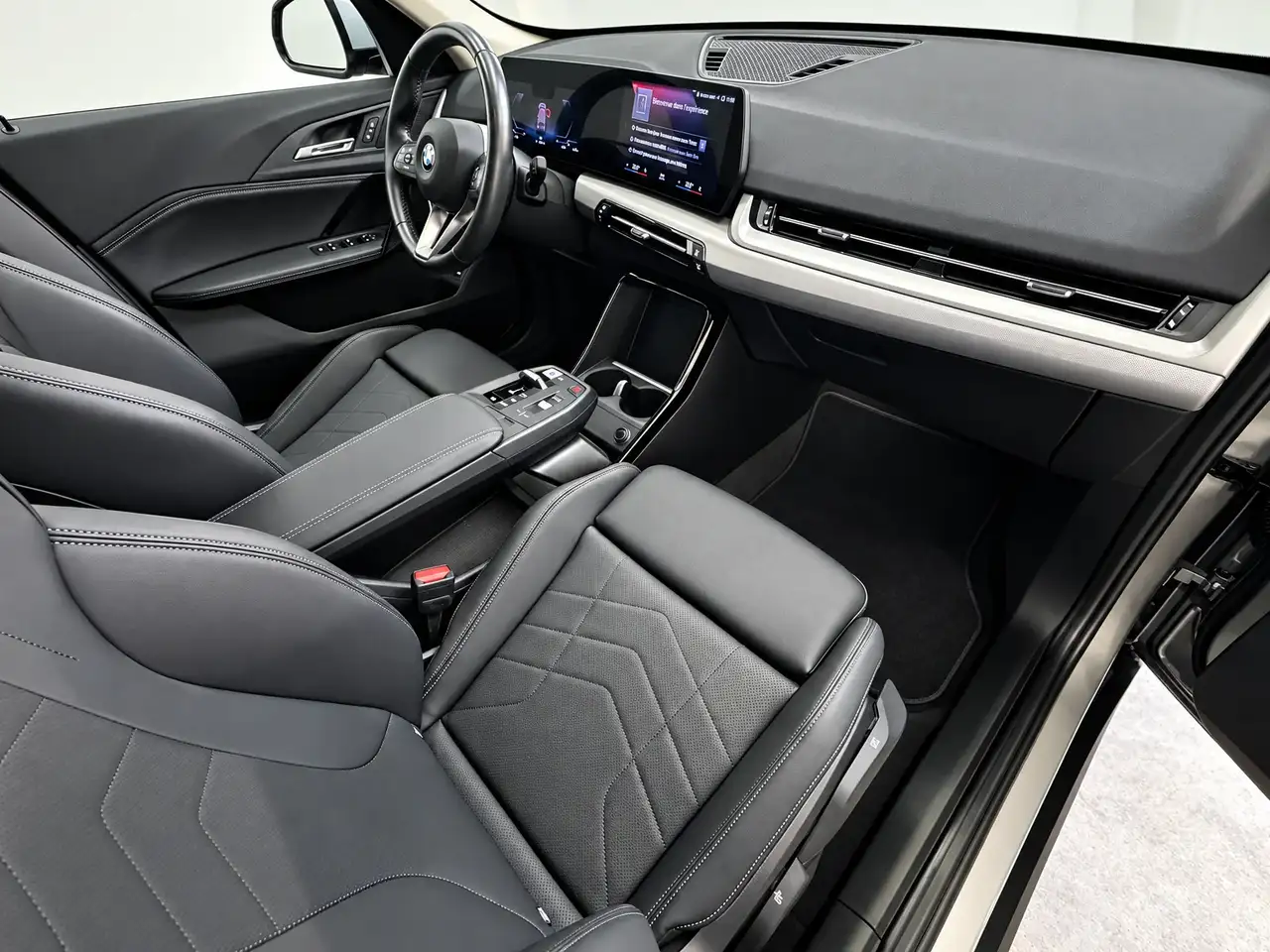 BMW iX1 - 11