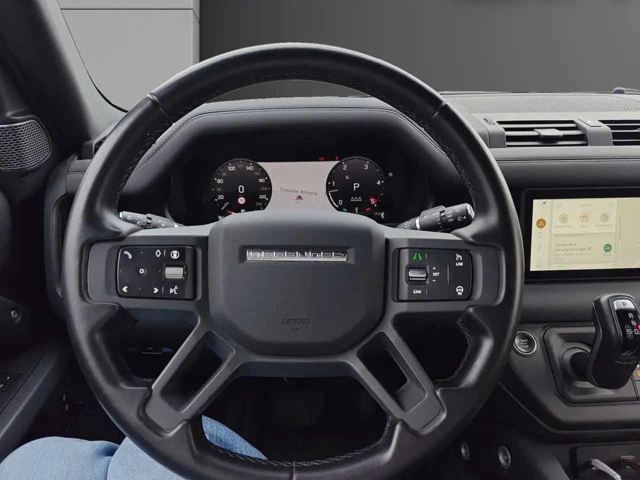 Land Rover Defender - 9