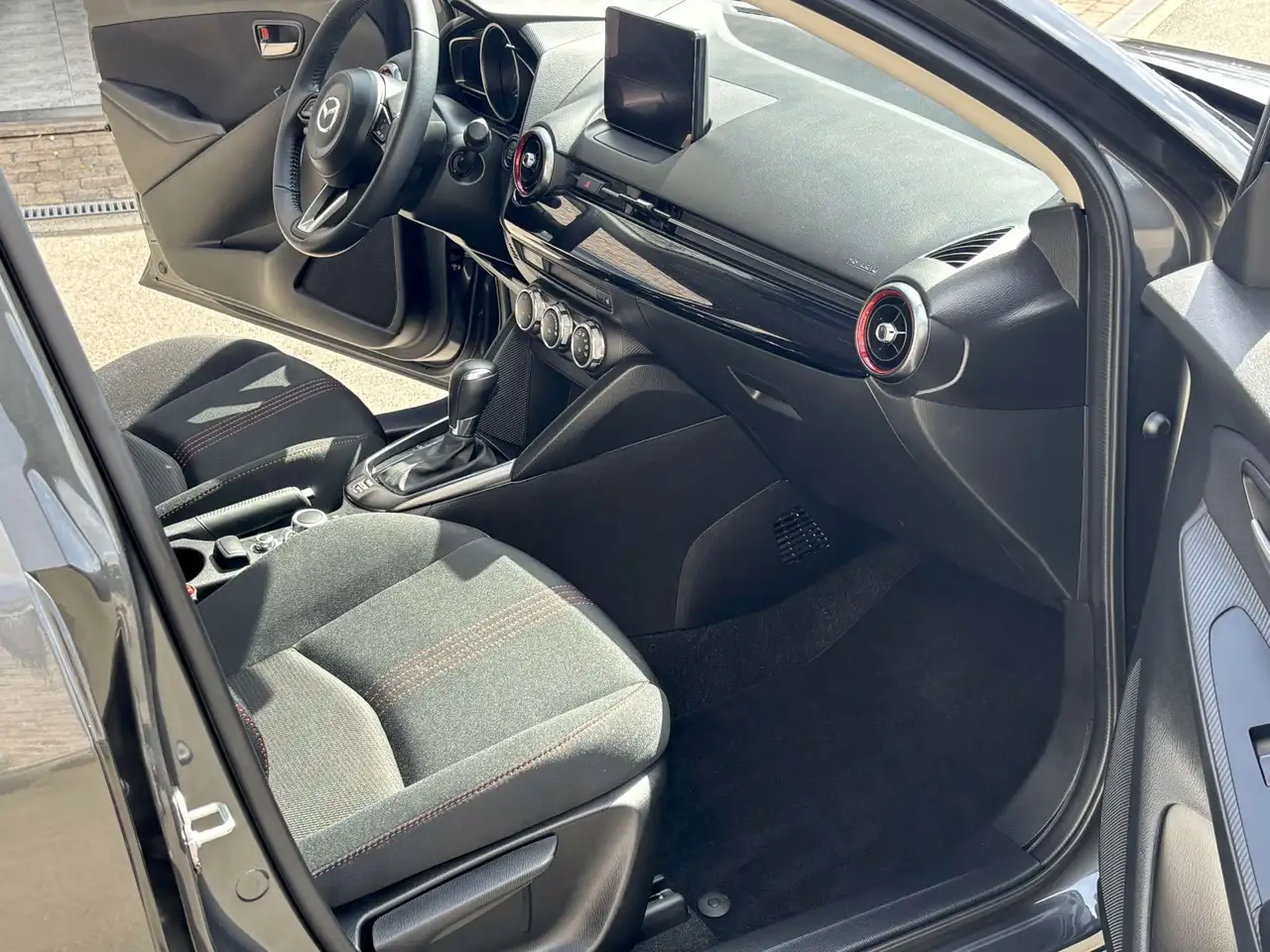 Mazda 2 - 7