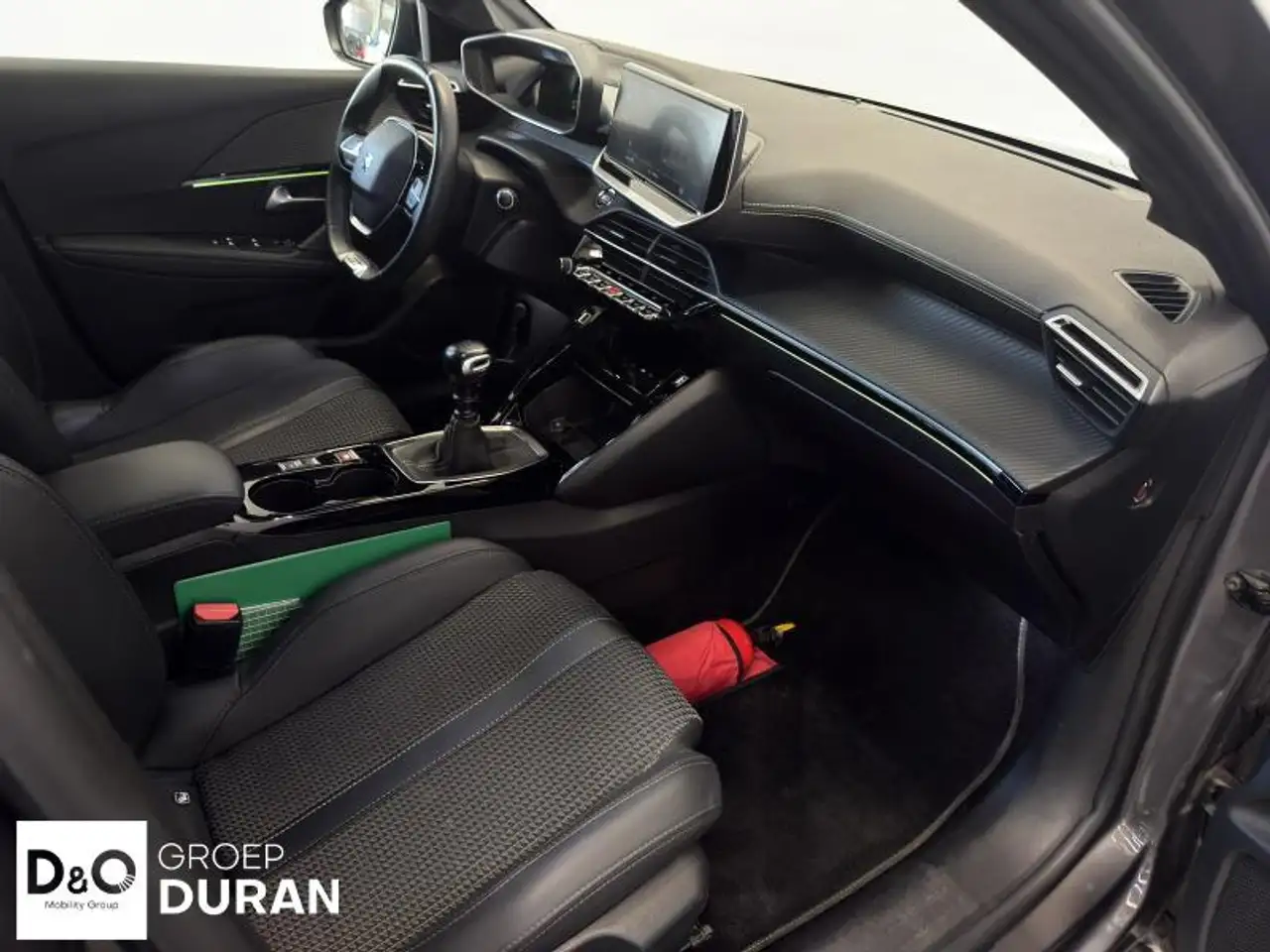 Peugeot 208 - 9