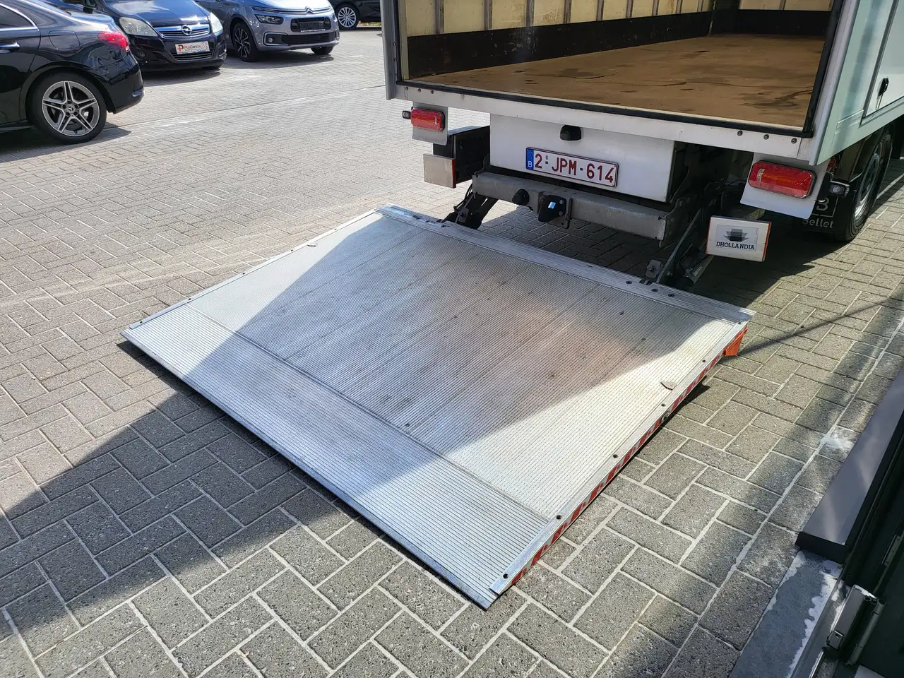 Mercedes-Benz Sprinter - 12
