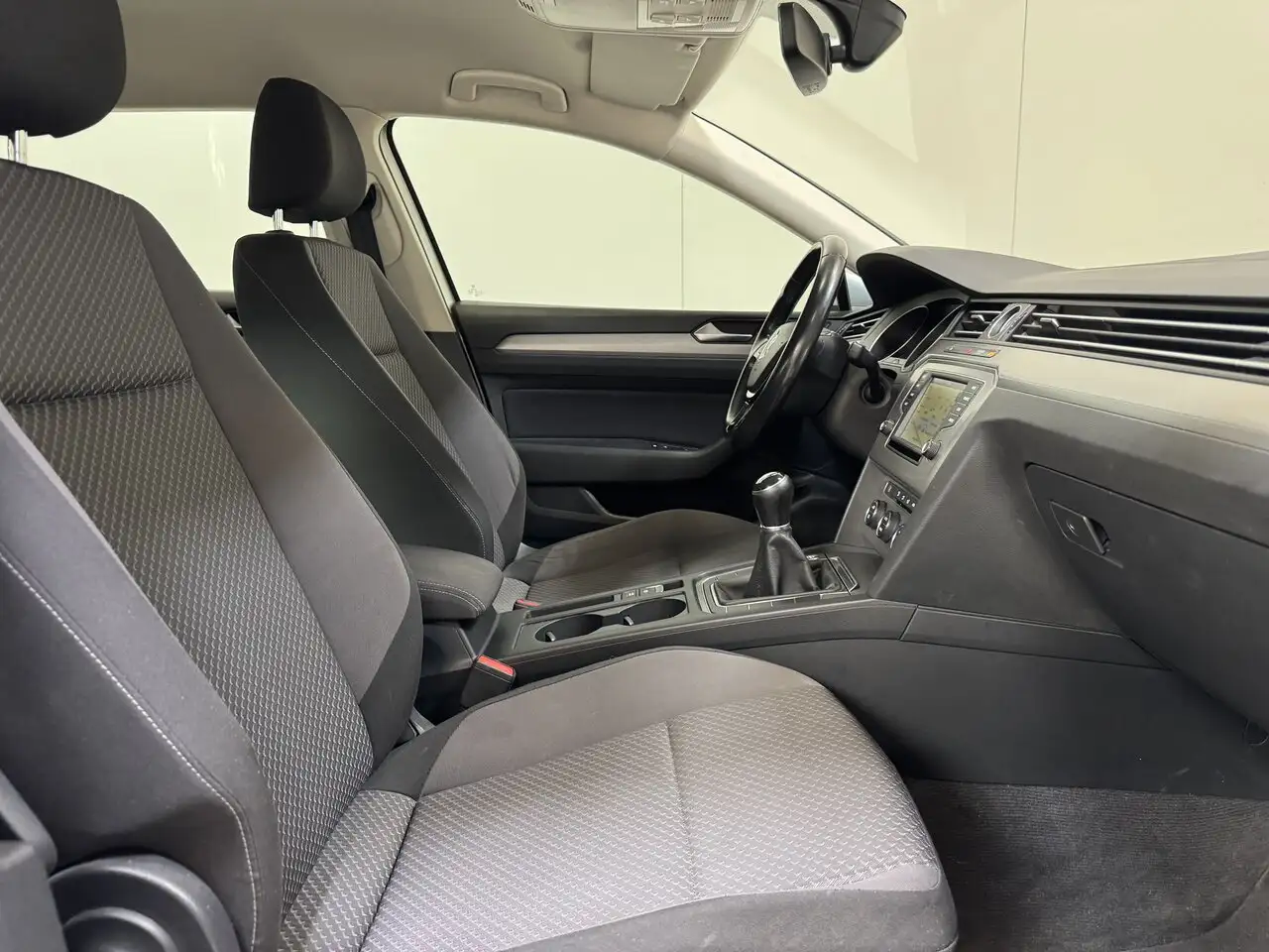 Volkswagen Passat - 2