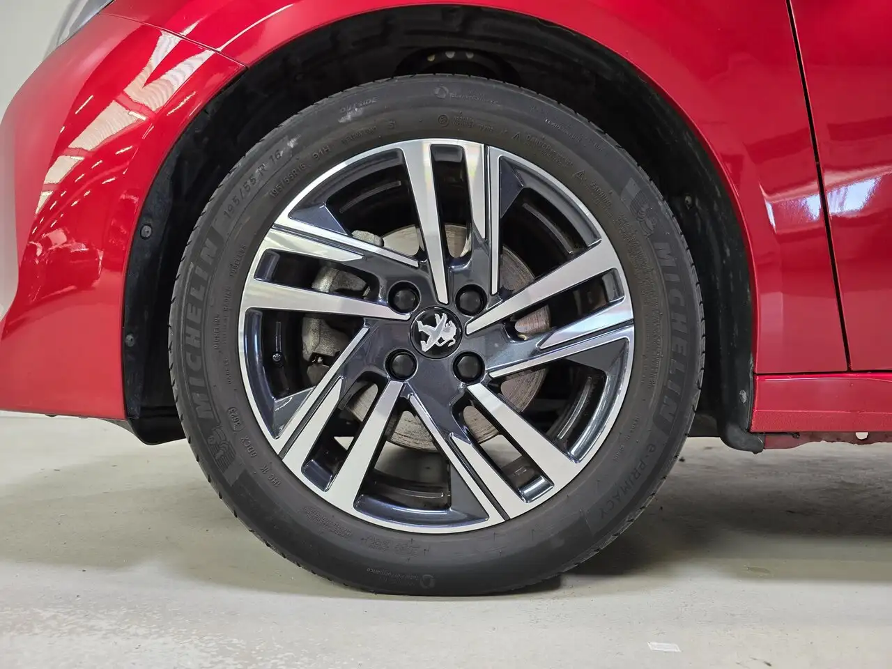 Peugeot 208 - 7