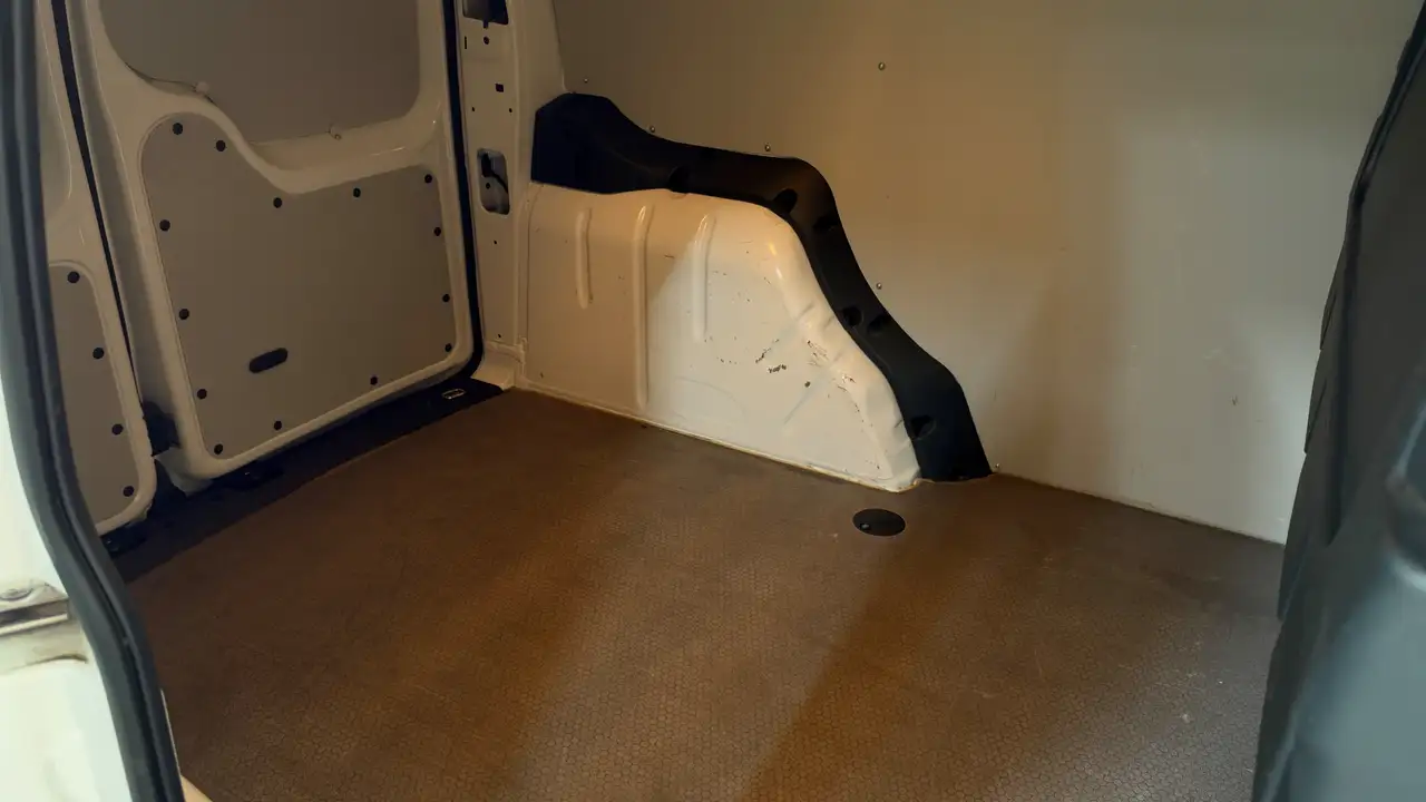 Volkswagen Caddy - 9