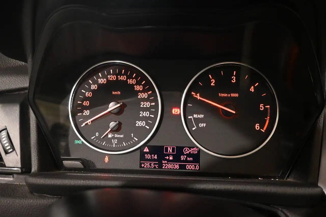 BMW 216 - 7