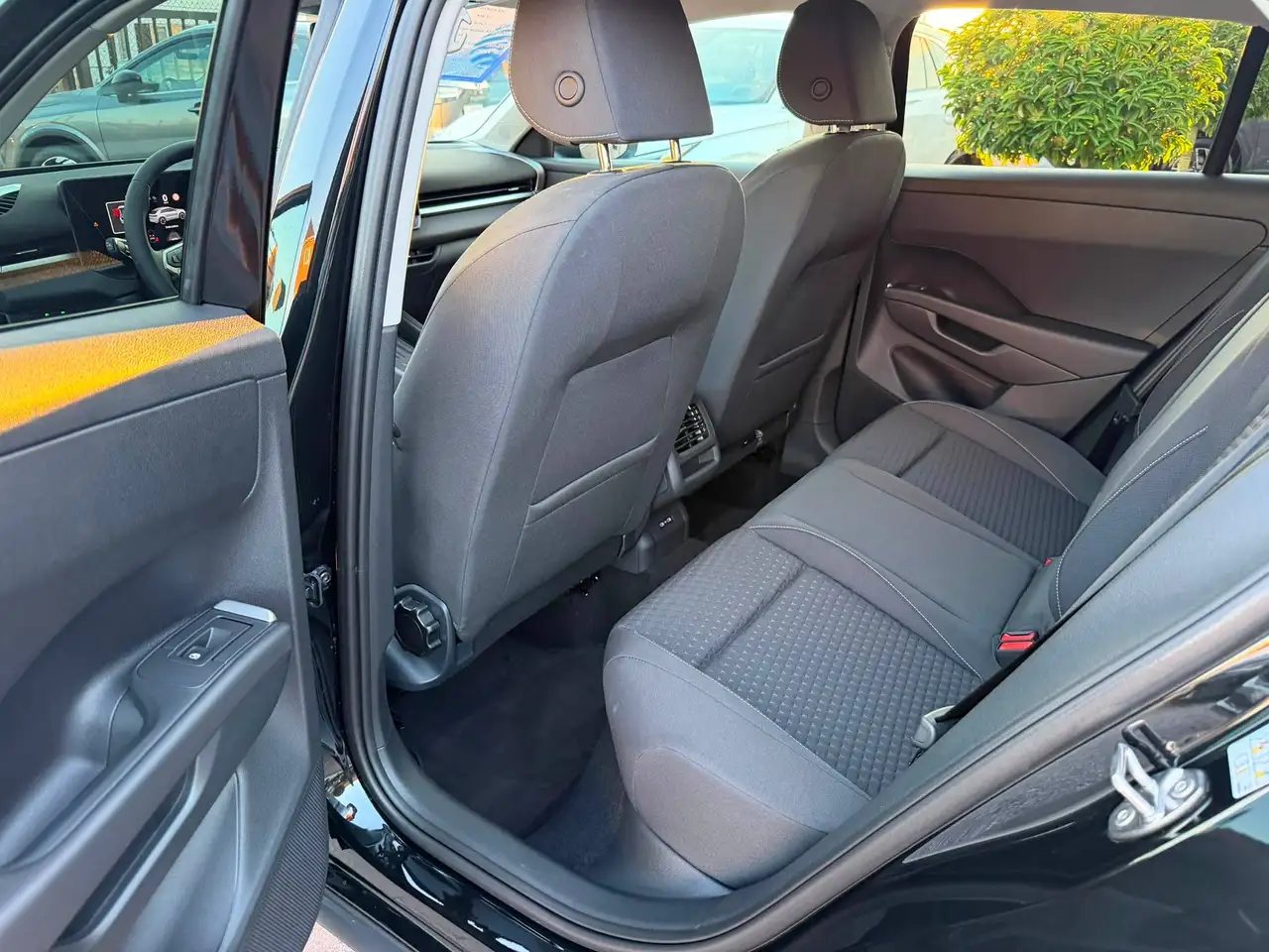 Volkswagen T-Roc - 8