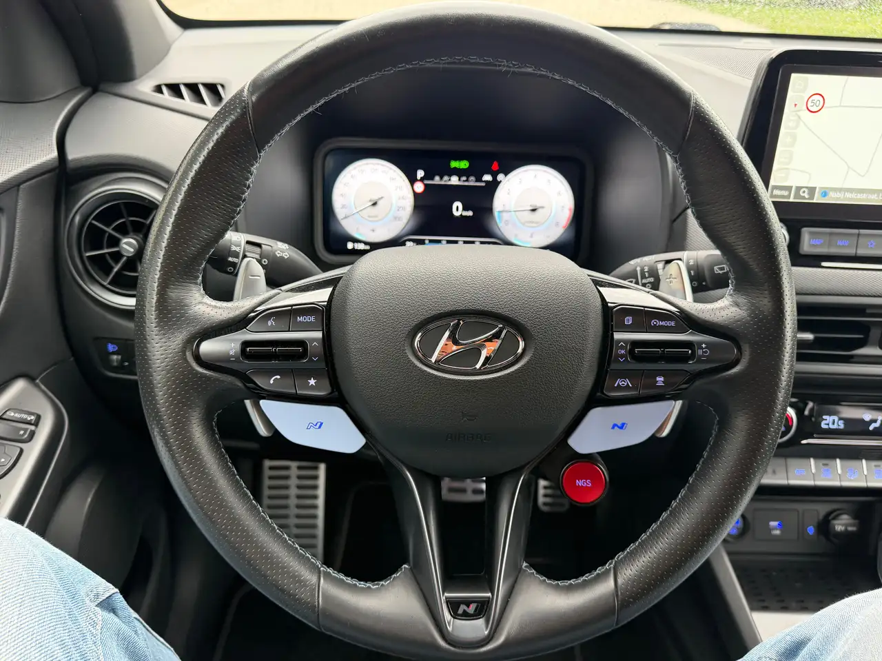 Hyundai KONA - 8