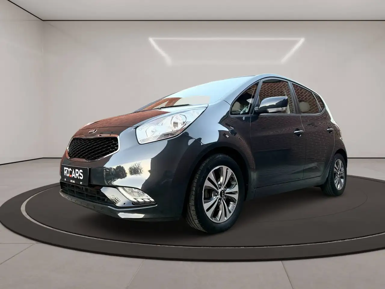Kia Venga - 5