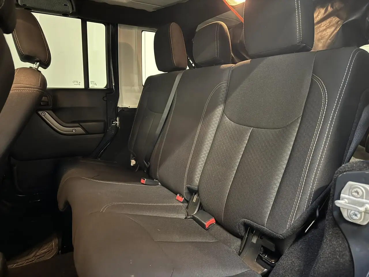 Jeep Wrangler - 12