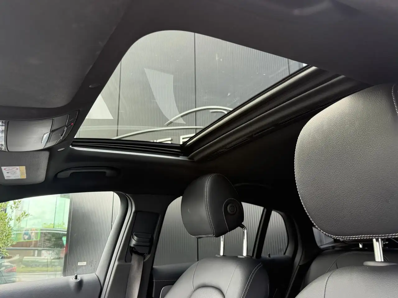 Mercedes-Benz GLC 200 - 12