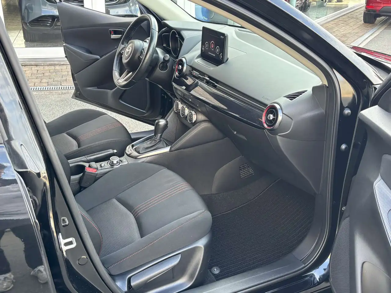 Mazda 2 - 7