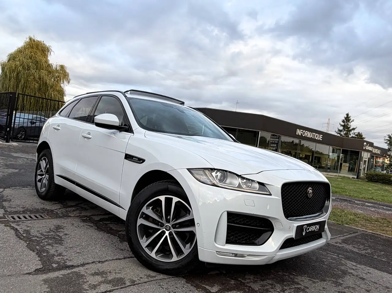 Jaguar F-Pace - 8