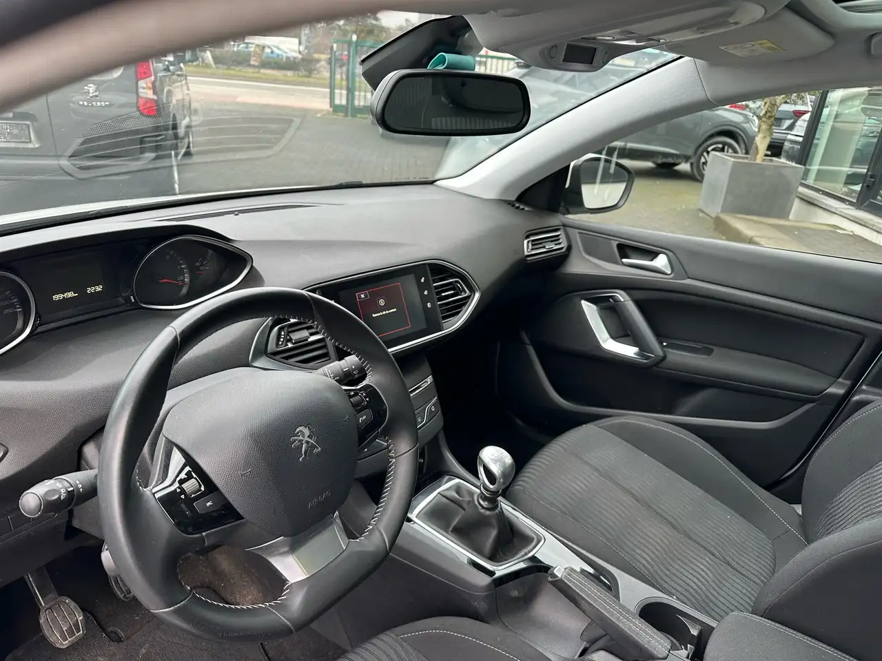 Peugeot 308 - 8