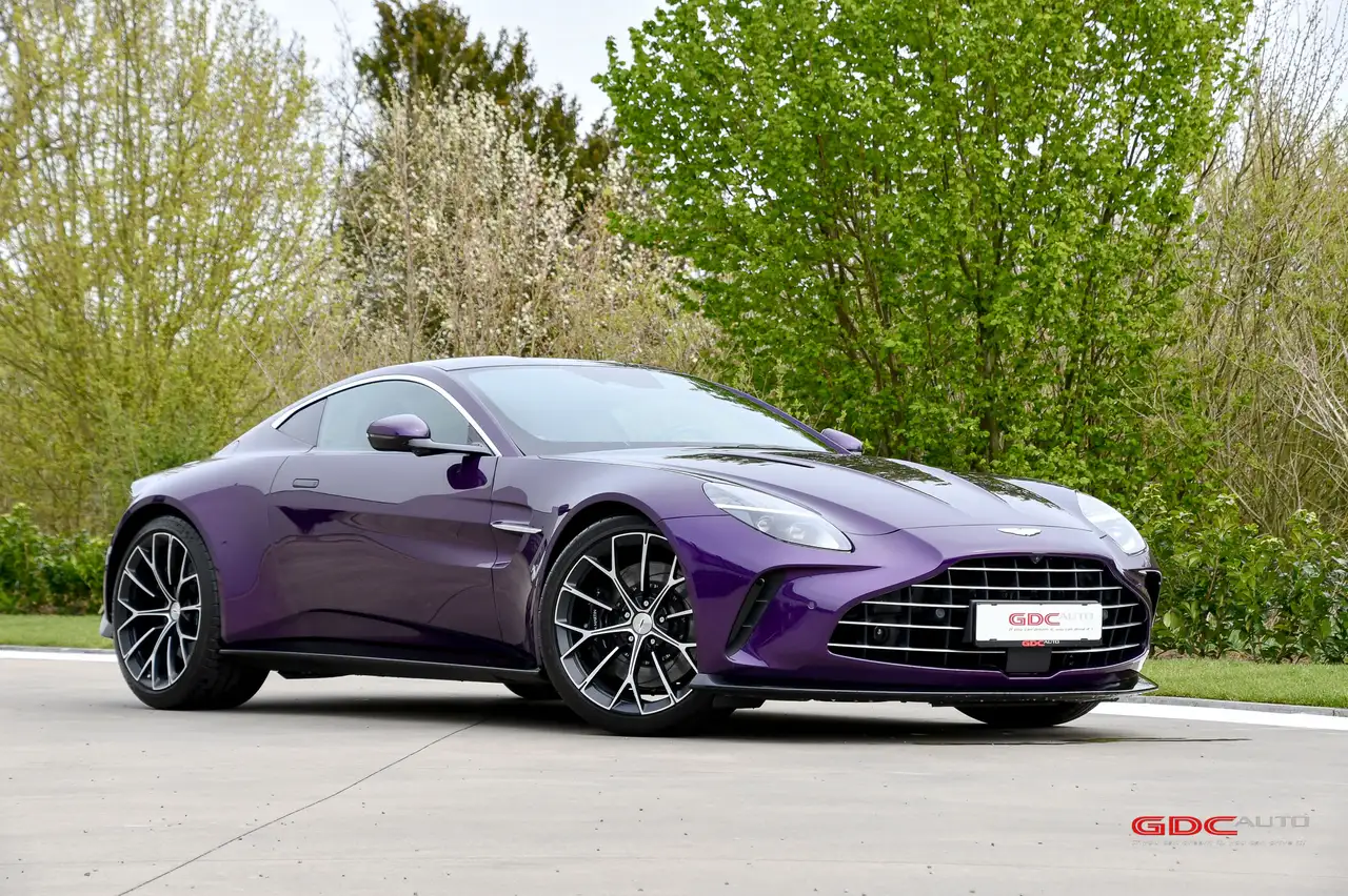 Aston Martin Vantage - 3
