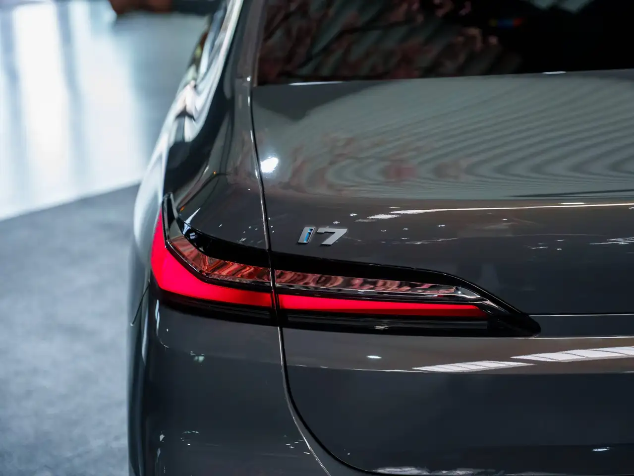 BMW i7 - 4