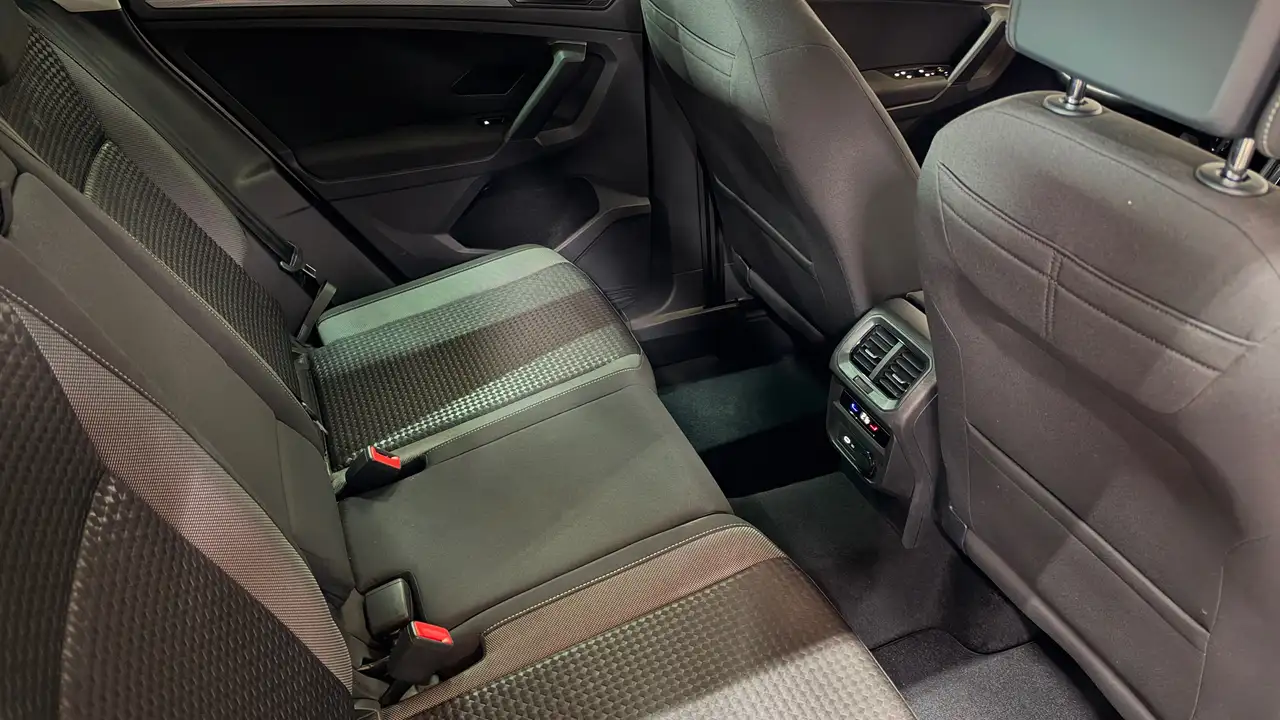 Volkswagen Tiguan - 10
