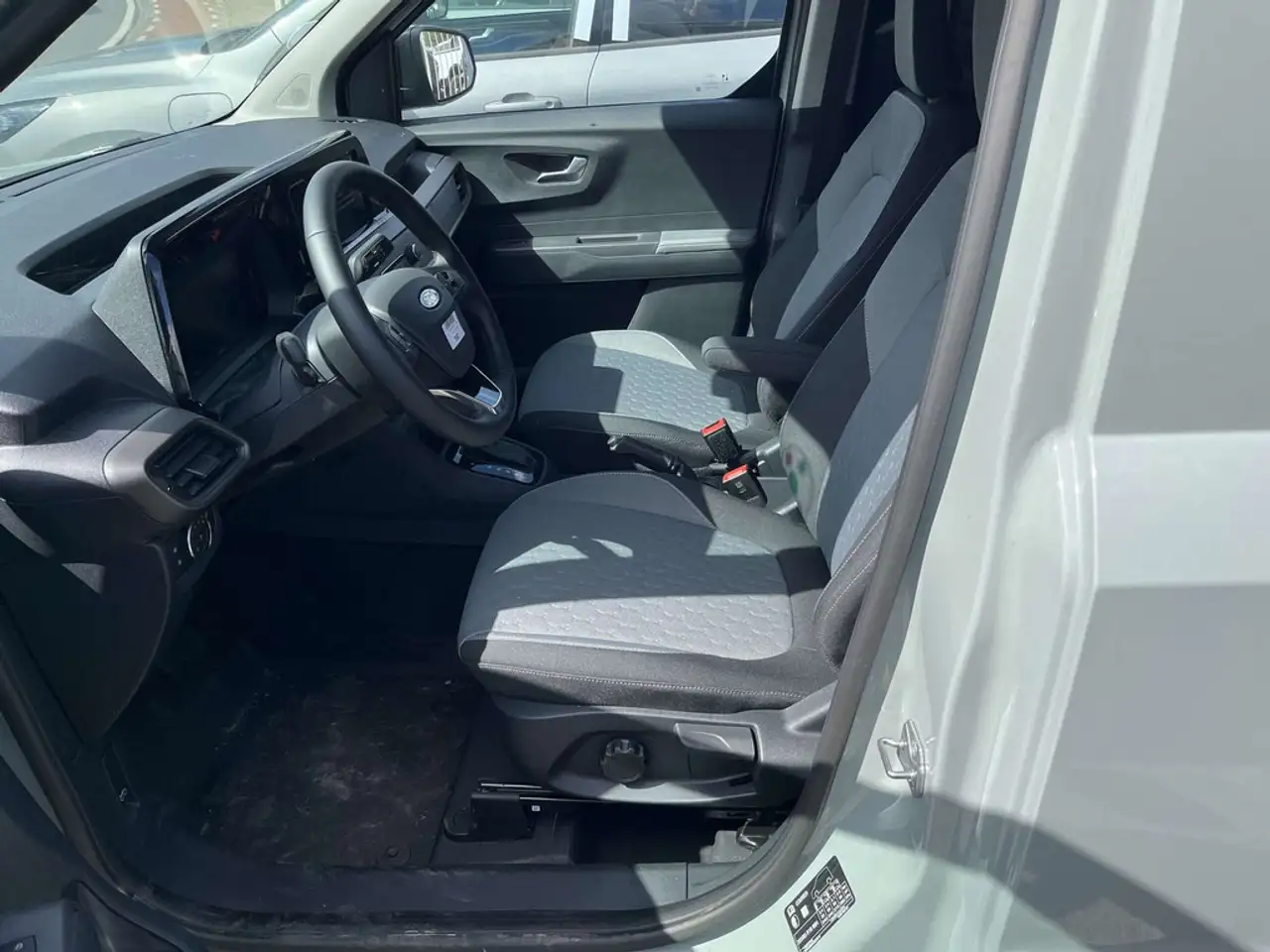 Ford Transit Courier - 6