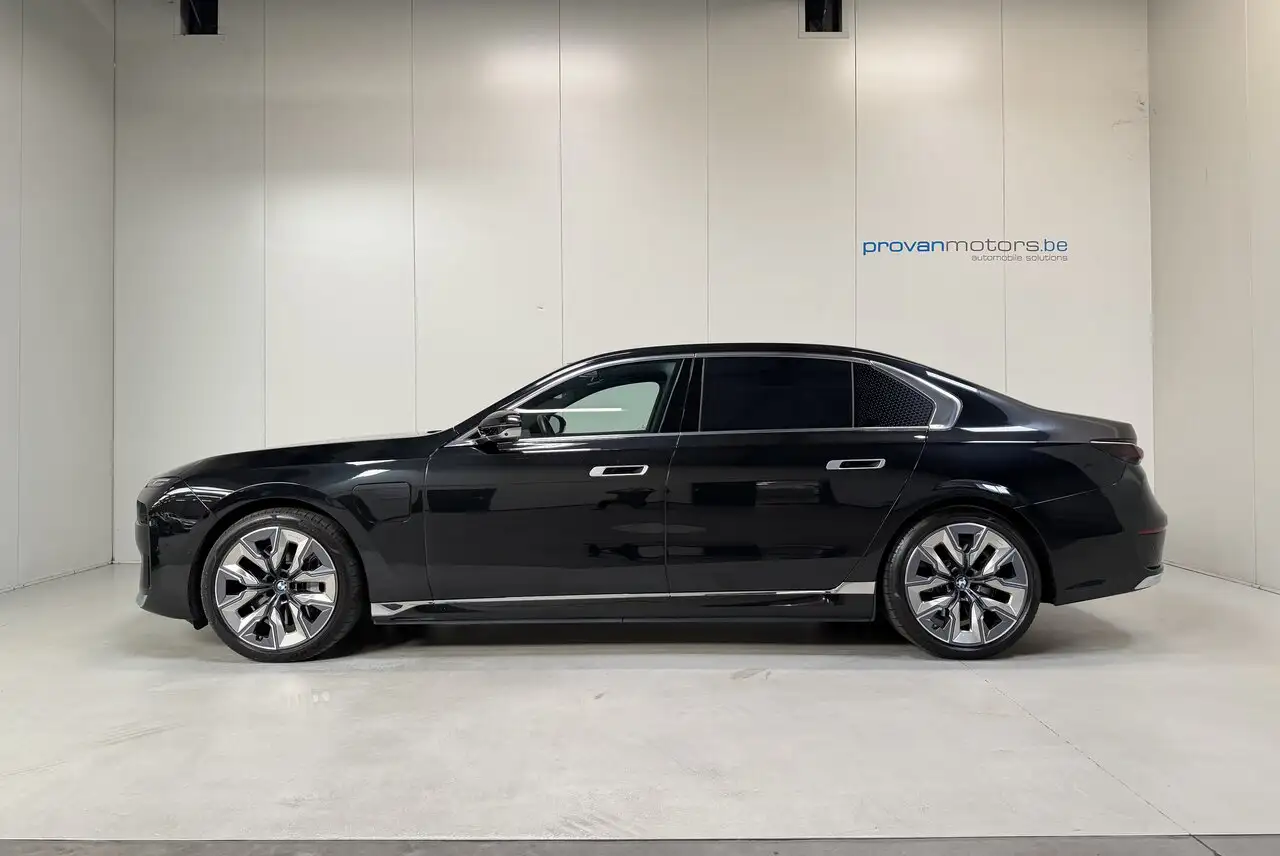 BMW 750 - 8