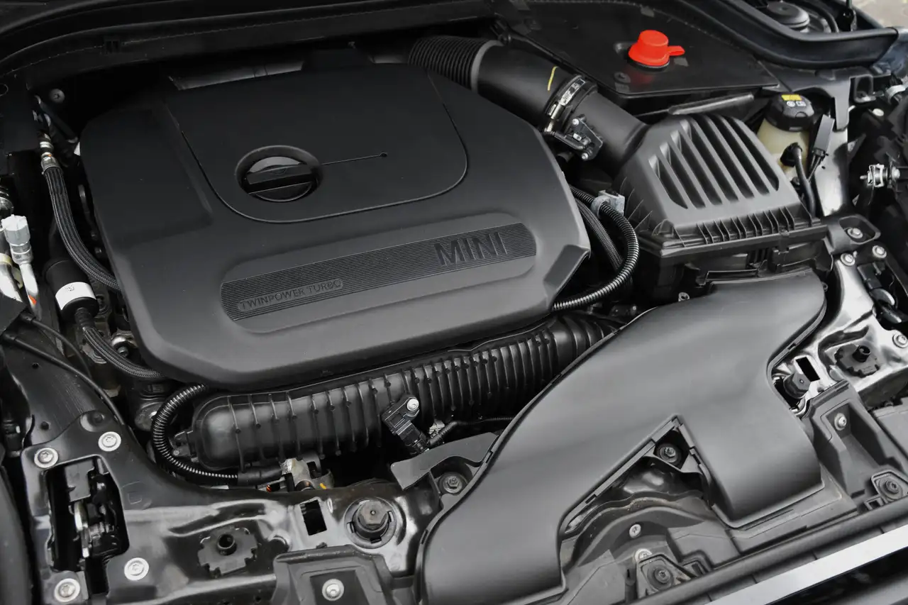 MINI John Cooper Works Cabrio - 6