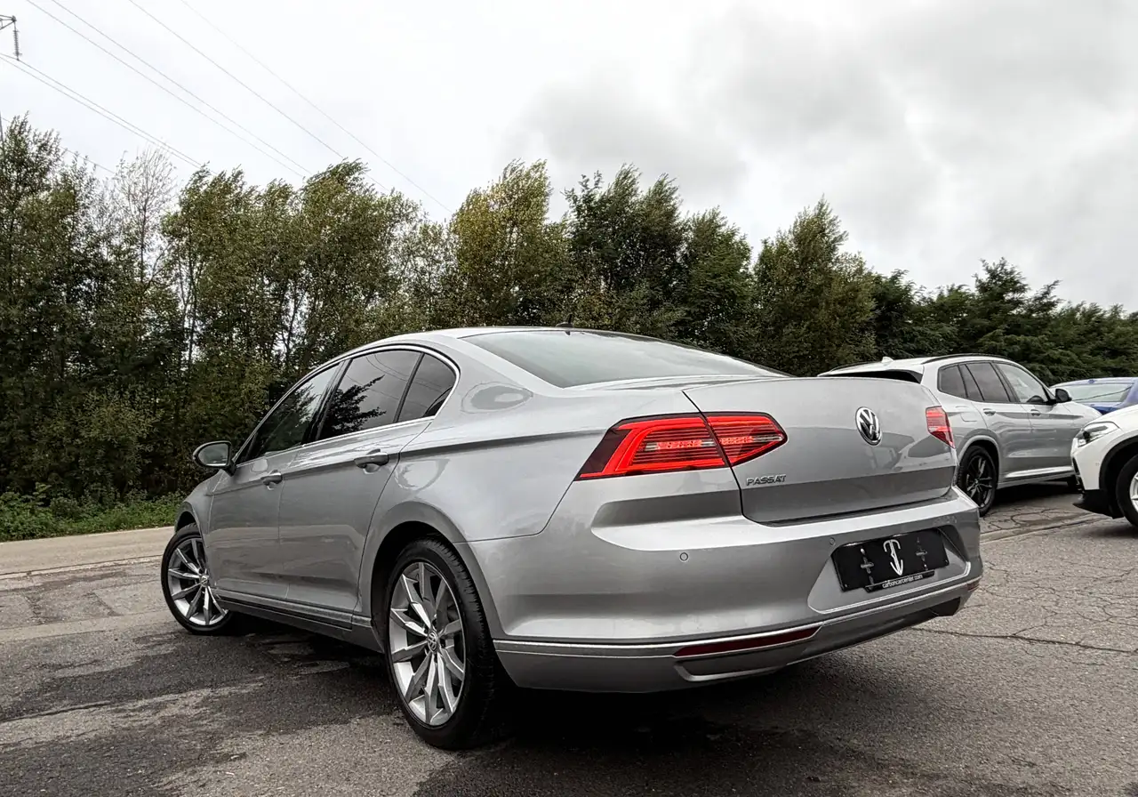 Volkswagen Passat - 5