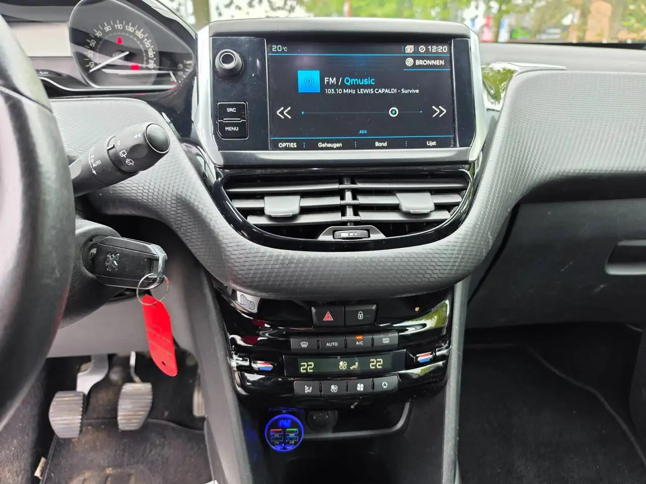 Peugeot 2008 - 11