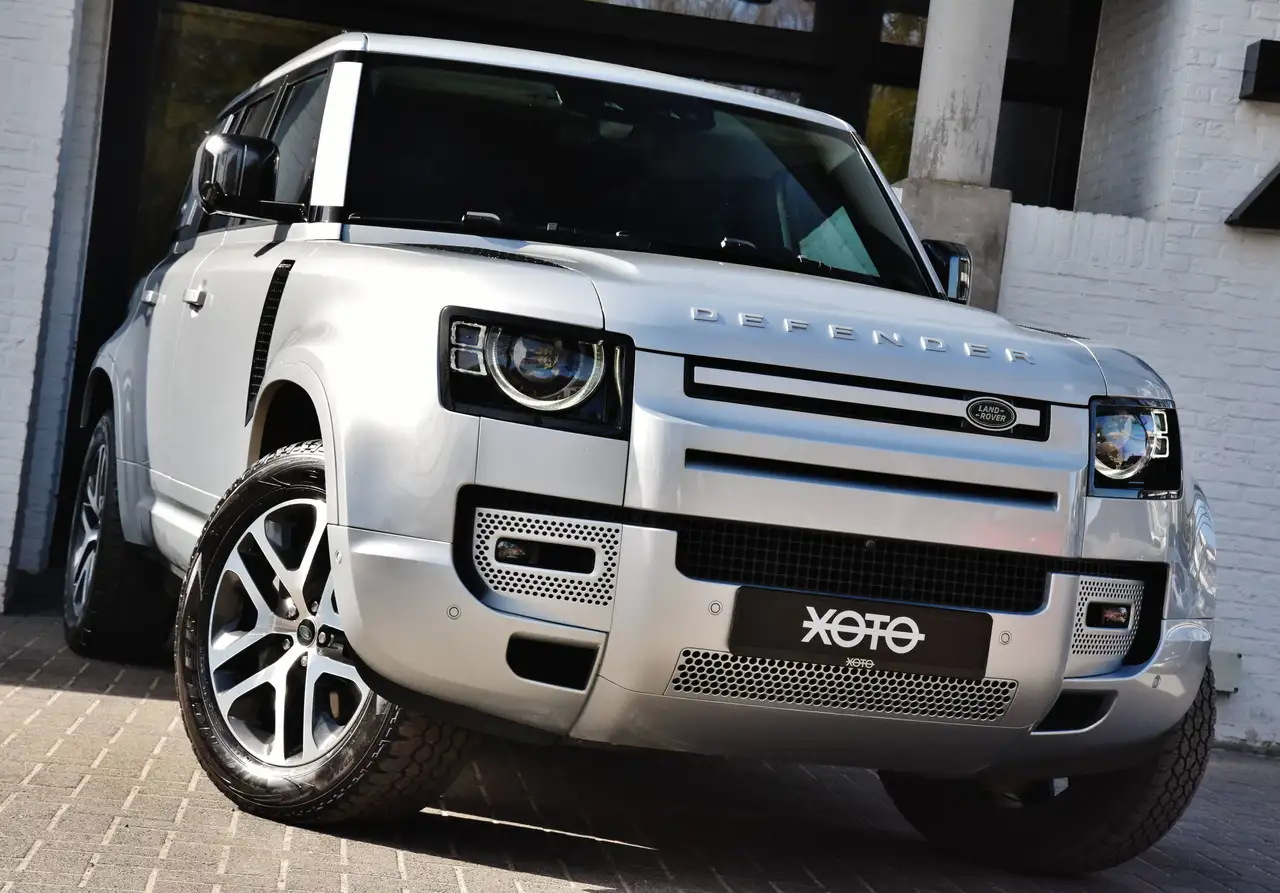 Land Rover Defender - 2