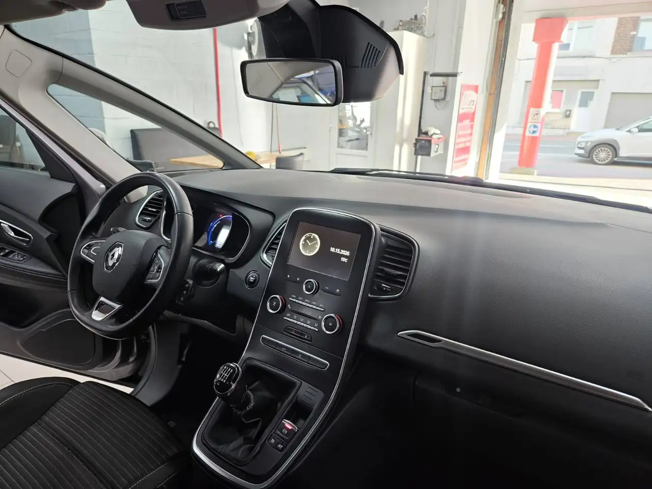 Renault Grand Scenic - 11