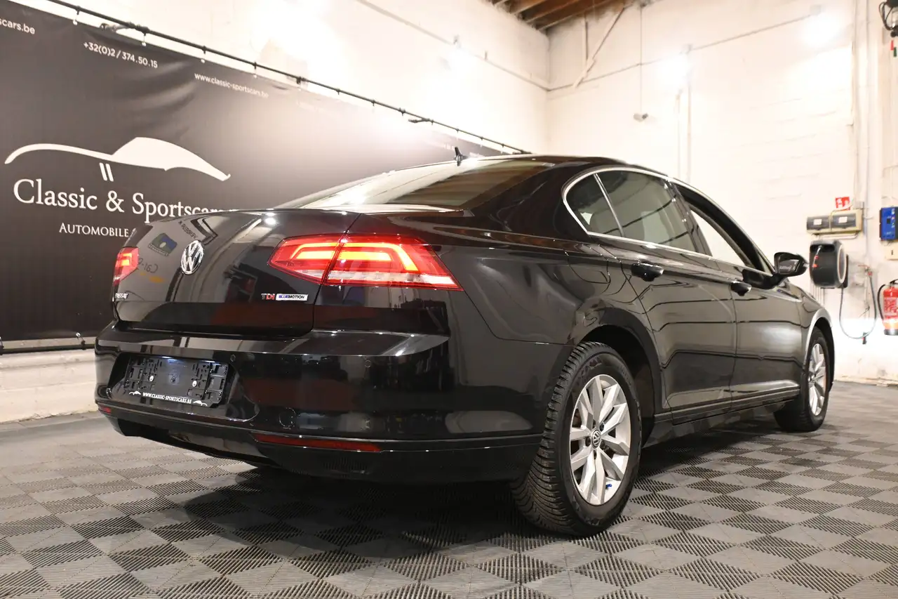 Volkswagen Passat - 8