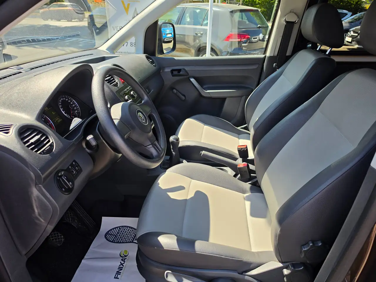 Volkswagen Caddy - 10