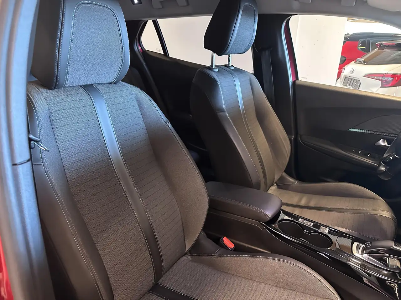 Peugeot 2008 - 11