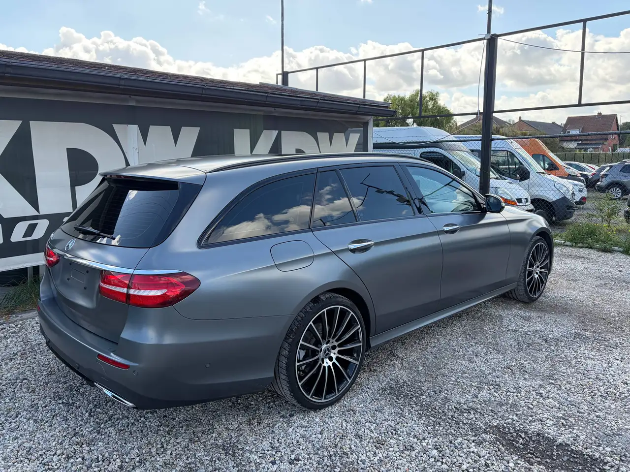 Mercedes-Benz E 200 - 4