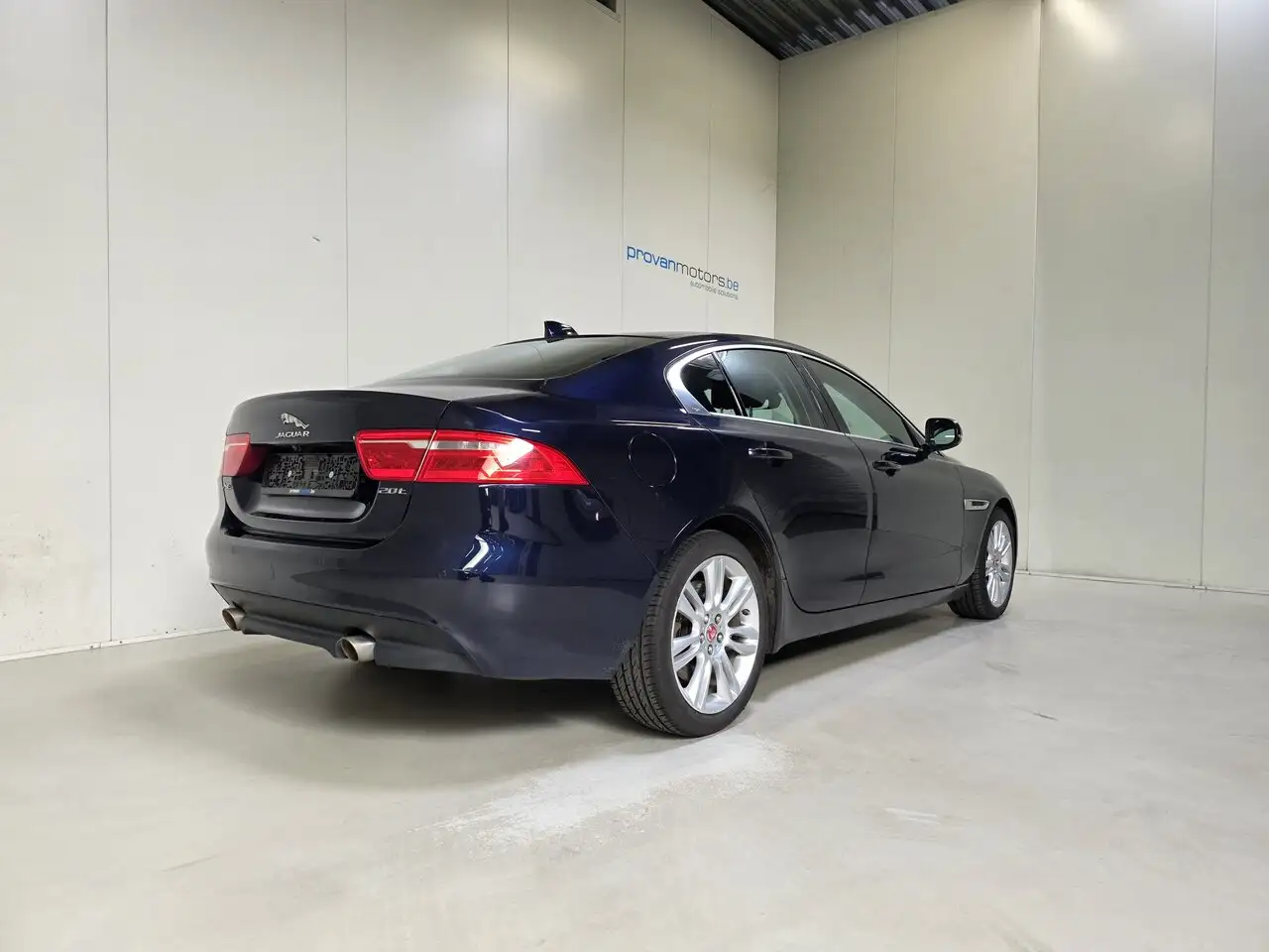 Jaguar XE - 3