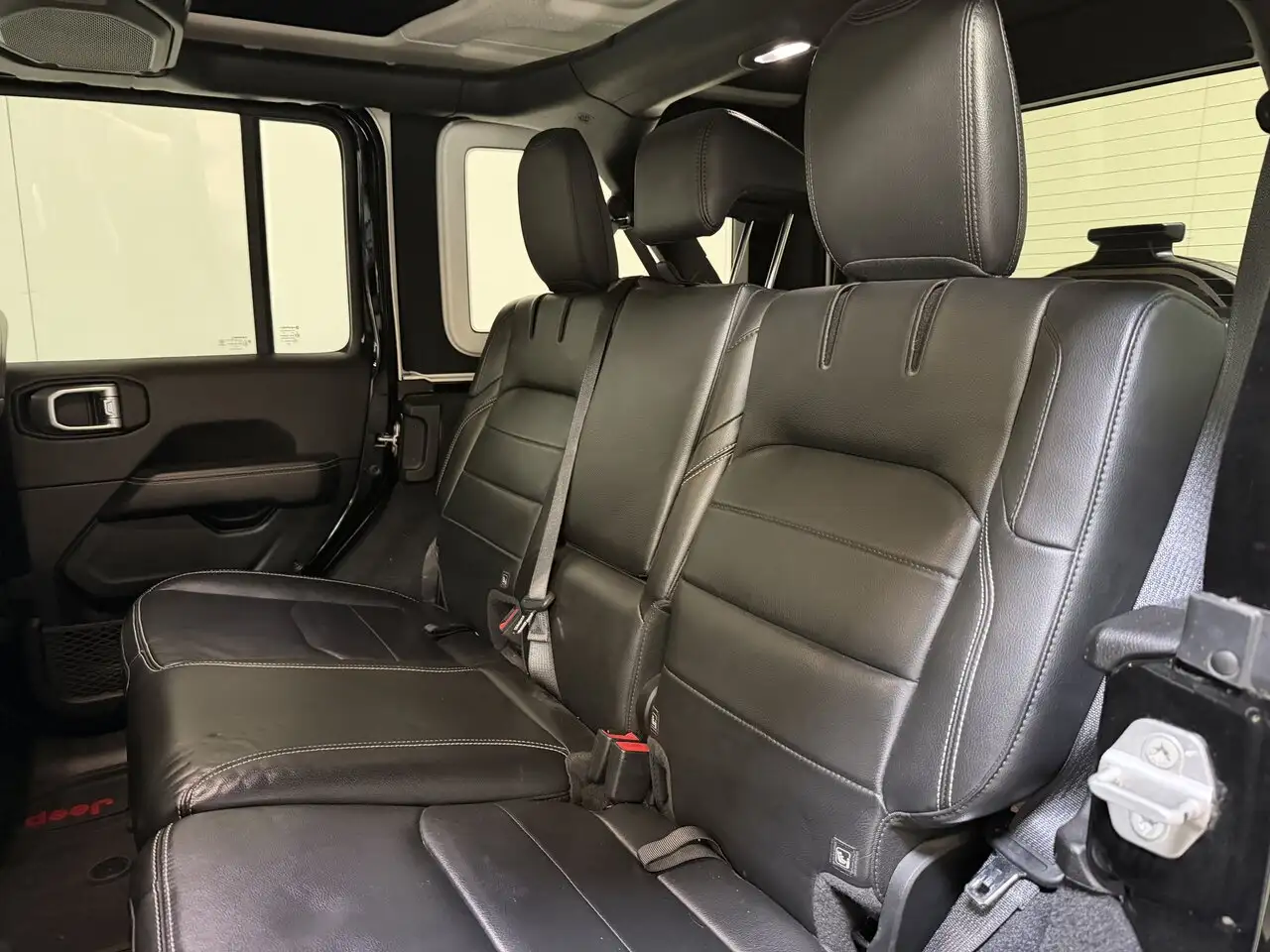 Jeep Wrangler - 10