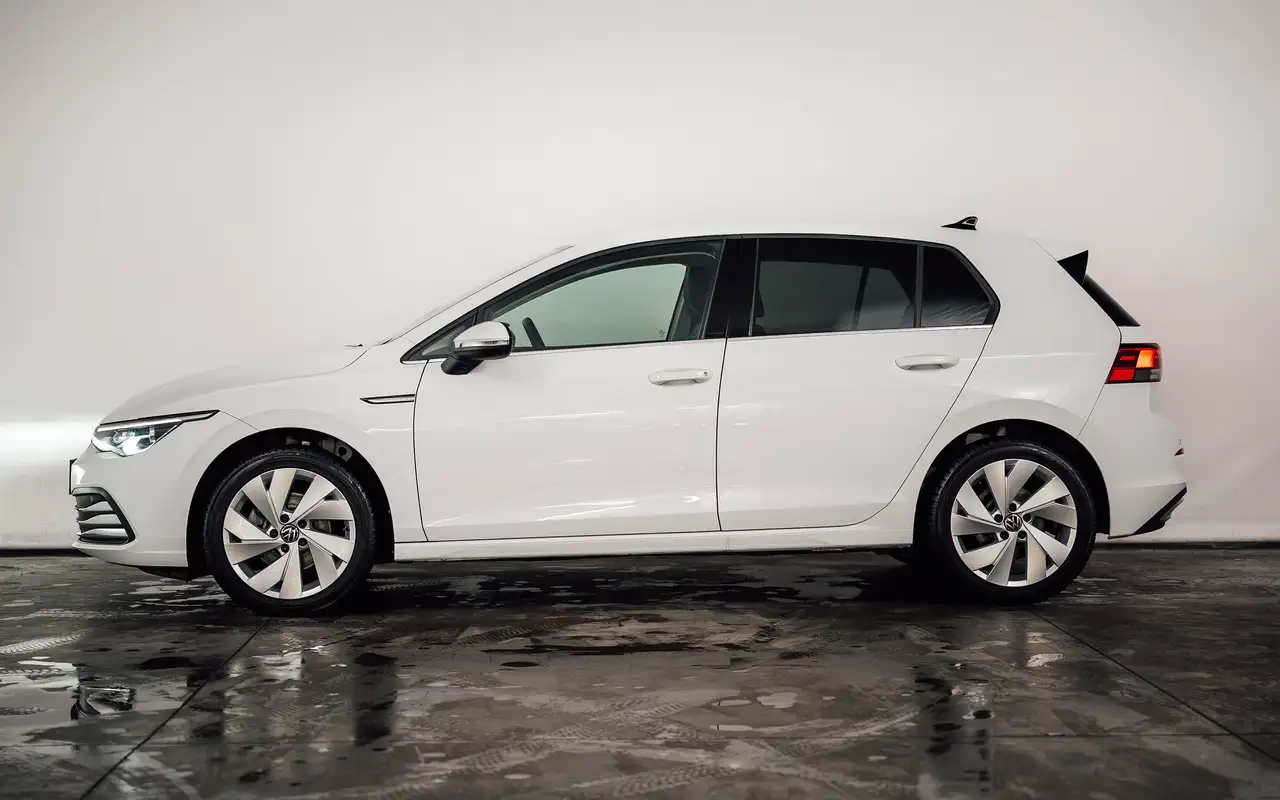 Volkswagen Golf - 2