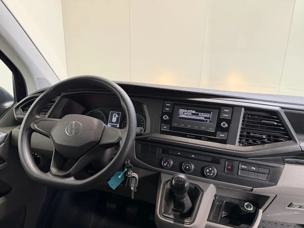 Volkswagen Transporter - 11