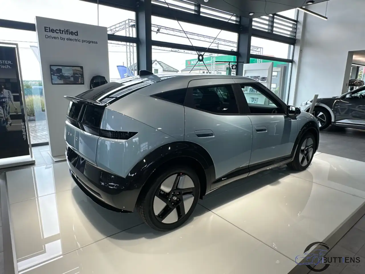 Hyundai IONIQ 3 - 5