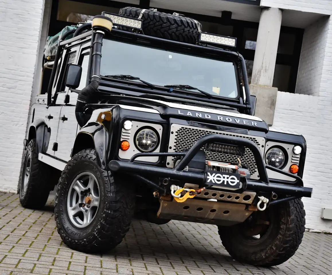 Land Rover Defender - 2