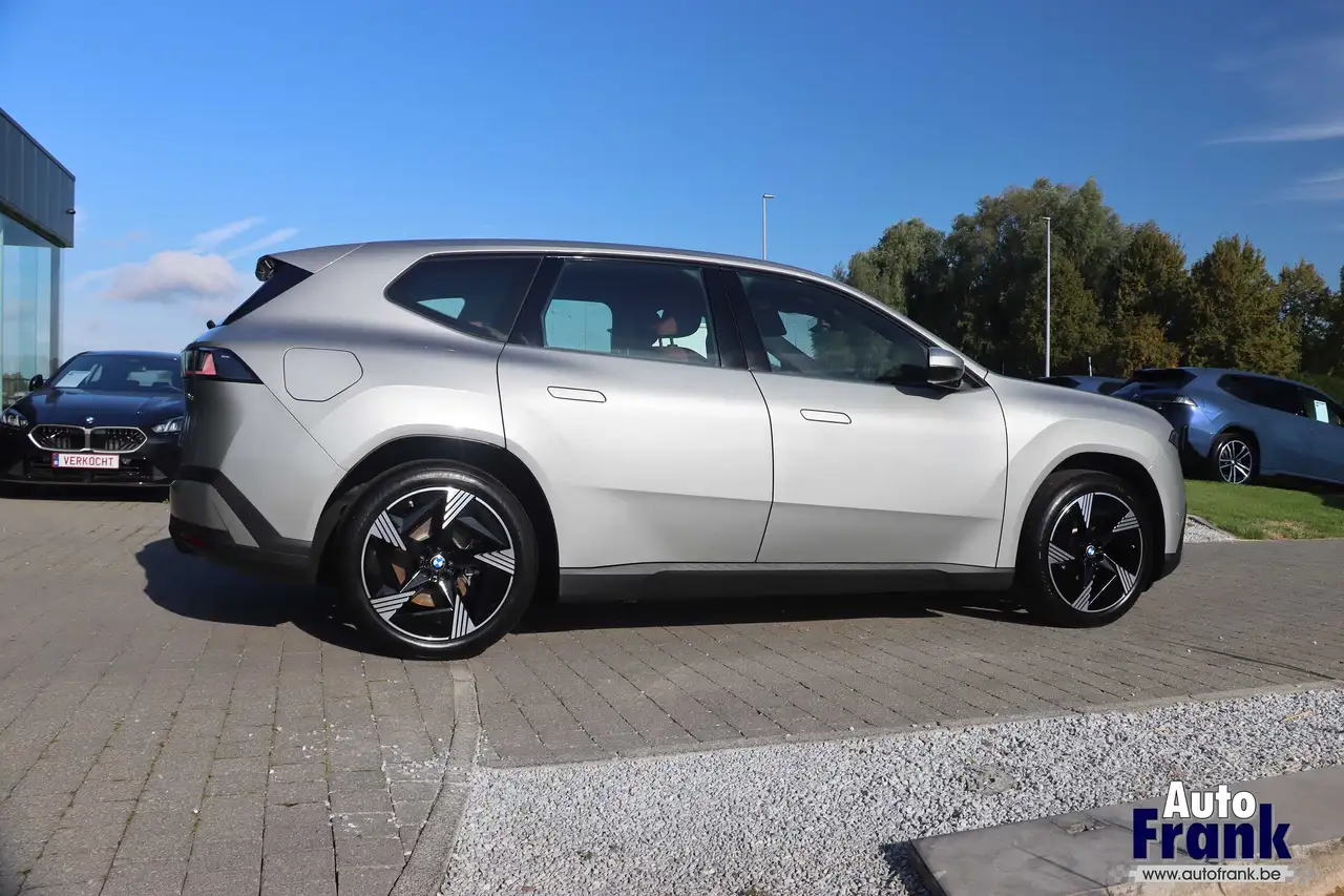 BMW iX3 - 8